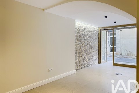 49 sq.m. commercial property for rent in Vilanova i la Geltru, Barcelona, Catalonia, Spain № 5121