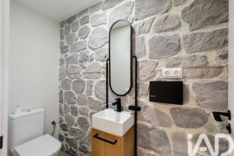 49 sq.m. commercial property for rent in Vilanova i la Geltru, Barcelona, Catalonia, Spain № 5121 - photo 12