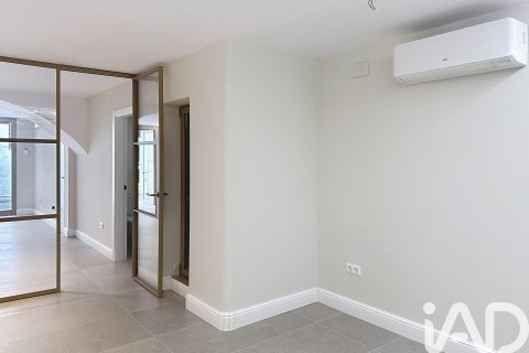 49 sq.m. commercial property for rent in Vilanova i la Geltru, Barcelona, Catalonia, Spain № 5121 - photo 9