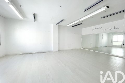 Propiedad comercial de 8 dormitorios en alquiler en Sabadell, Barcelona, Cataluña, Spain № 5124 - foto 21