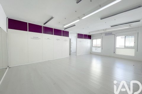 Propiedad comercial de 8 dormitorios en alquiler en Sabadell, Barcelona, Cataluña, Spain № 5124 - foto 24