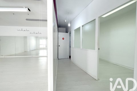 Propiedad comercial de 8 dormitorios en alquiler en Sabadell, Barcelona, Cataluña, Spain № 5124 - foto 22