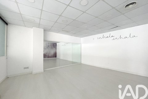 Propiedad comercial de 8 dormitorios en alquiler en Sabadell, Barcelona, Cataluña, Spain № 5124 - foto 5