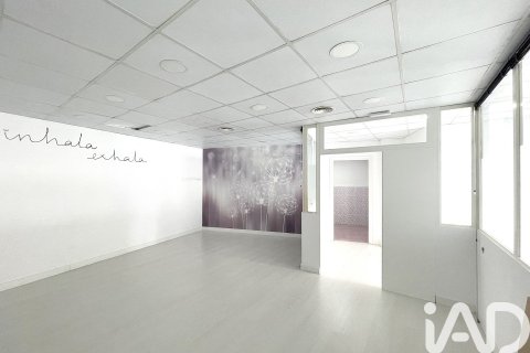 Propiedad comercial de 8 dormitorios en alquiler en Sabadell, Barcelona, Cataluña, Spain № 5124 - foto 6