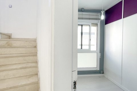 Propiedad comercial de 8 dormitorios en alquiler en Sabadell, Barcelona, Cataluña, Spain № 5124 - foto 15