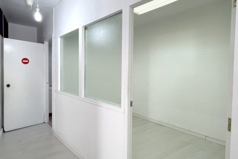 Propiedad comercial de 8 dormitorios en alquiler en Sabadell, Barcelona, Cataluña, Spain № 5124 - foto 18