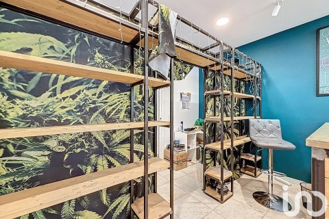 Propiedad comercial de 52 m² en alquiler en Vilanova i la Geltrú, Barcelona, Cataluña, Spain № 5127 - foto 12