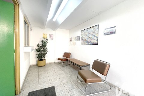 358 sq.m. commercial property for rent in Sabadell, Barcelona, Catalonia, Spain № 5125 - photo 8