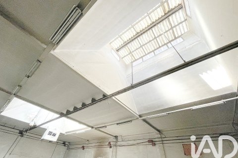 358 sq.m. commercial property for rent in Sabadell, Barcelona, Catalonia, Spain № 5125 - photo 25