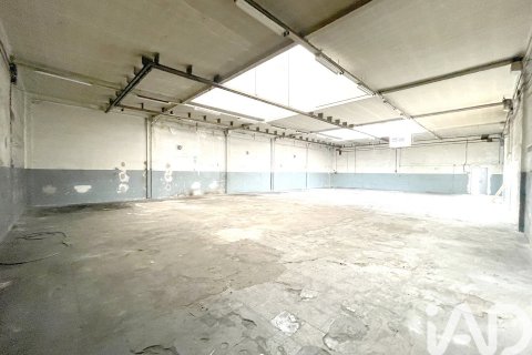 358 sq.m. commercial property for rent in Sabadell, Barcelona, Catalonia, Spain № 5125 - photo 24