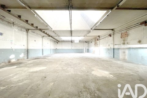 358 sq.m. commercial property for rent in Sabadell, Barcelona, Catalonia, Spain № 5125 - photo 20