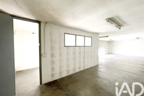 358 sq.m. commercial property for rent in Sabadell, Barcelona, Catalonia, Spain № 5125 - photo 16