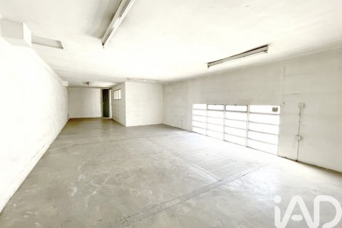 358 sq.m. commercial property for rent in Sabadell, Barcelona, Catalonia, Spain № 5125 - photo 18