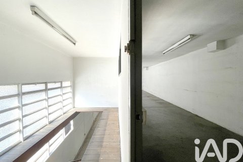 358 sq.m. commercial property for rent in Sabadell, Barcelona, Catalonia, Spain № 5125 - photo 15