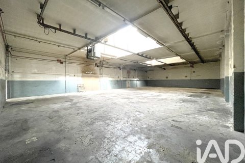 358 sq.m. commercial property for rent in Sabadell, Barcelona, Catalonia, Spain № 5125 - photo 22