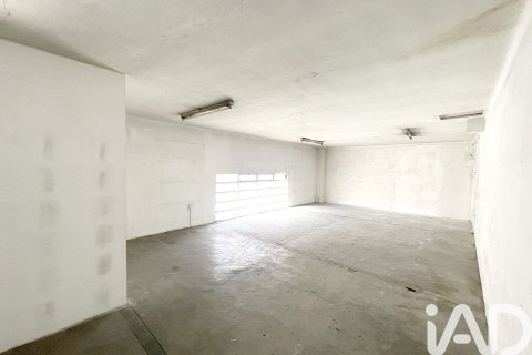 358 sq.m. commercial property for rent in Sabadell, Barcelona, Catalonia, Spain № 5125 - photo 17