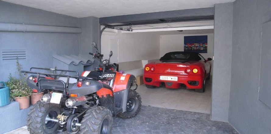 Вилла с 4 спальнями в Розы, Герона, Каталония, Испания № 875