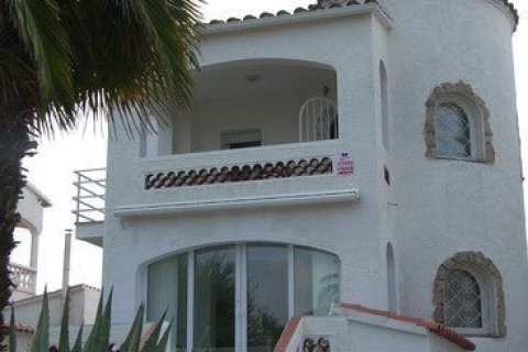 Купить виллу в Розы, Испания с 3 спальни, 164м², № 869 - фото 4