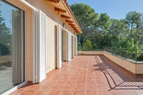 Сasa de 5 dormitorios en venta en Sant Pere de Ribes, Barcelona, Cataluña, Spain № 6917 - foto 23