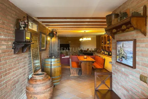 Сasa de 5 dormitorios en venta en Sant Pere de Ribes, Barcelona, Cataluña, Spain № 6917 - foto 28