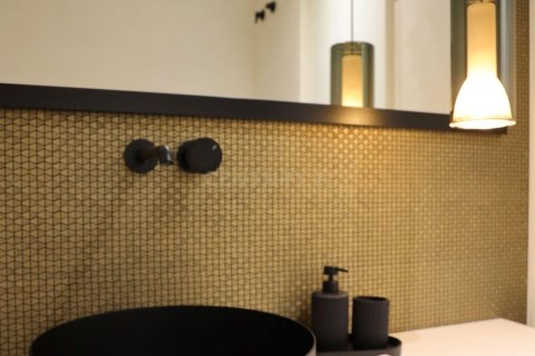 Apartamento de 4 dormitorios en venta en Barcelona, Cataluña, Spain № 6918 - foto 29