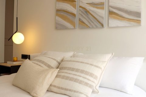 Apartamento de 4 dormitorios en venta en Barcelona, Cataluña, Spain № 6918 - foto 22