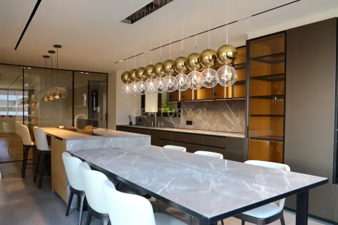 Apartamento de 4 dormitorios en venta en Barcelona, Cataluña, Spain № 6918 - foto 2