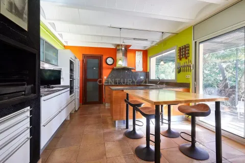 Сasa de 5 dormitorios en venta en Premia De Dalt, Barcelona, Cataluña, Spain № 6915 - foto 18