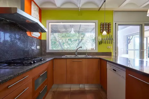 Сasa de 5 dormitorios en venta en Premia De Dalt, Barcelona, Cataluña, Spain № 6915 - foto 19