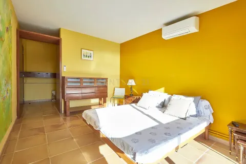 Сasa de 5 dormitorios en venta en Premia De Dalt, Barcelona, Cataluña, Spain № 6915 - foto 27