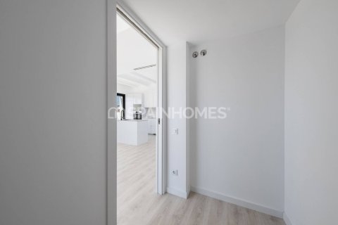 Купить квартиру в Барселона, Испания с 2 комнаты, 44м², № 1052 - фото 4