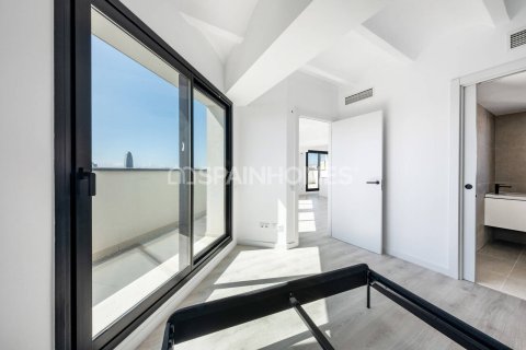 Купить квартиру в Барселона, Испания с 2 комнаты, 44м², № 1052 - фото 5