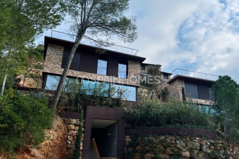 Купить виллу в Бегур, Испания с 5 комнат, 329м², № 1051 - фото 3