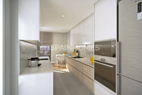 Купить квартиру в Бадалона, Испания с 4 комнаты, 74м², № 1047 - фото 6