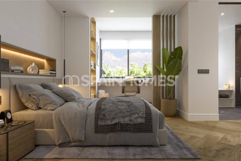 Apartamento de 4 dormitorios en venta en Barcelona, Cataluña, Spain № 1050 - foto 15
