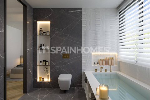 Apartamento de 4 dormitorios en venta en Barcelona, Cataluña, Spain № 1050 - foto 19