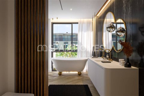 Apartamento de 4 dormitorios en venta en Barcelona, Cataluña, Spain № 1050 - foto 14