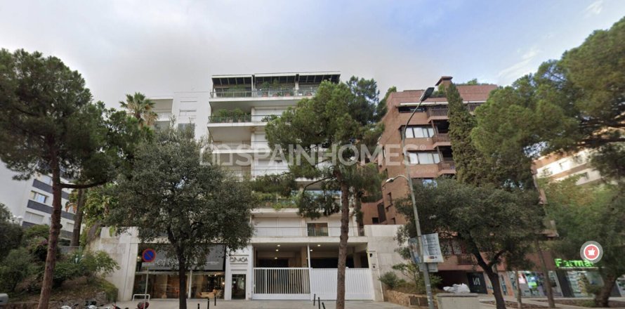 Apartamento de 4 dormitorios en venta en Barcelona, Cataluña, Spain № 1050