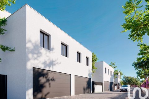 Дом с 4 спальнями в Камбрильсе, Таррагона, Каталония, Испания № 4925