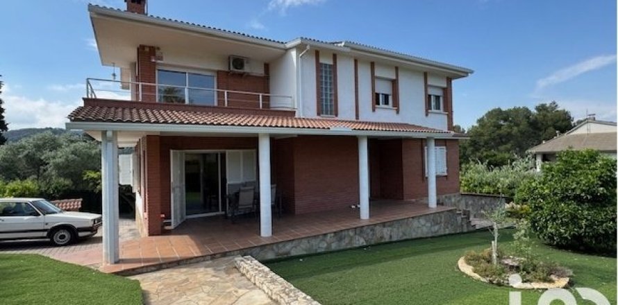 6 bedrooms house for sale in Corbera de Llobregat, Barcelona, Catalonia, Spain № 4890