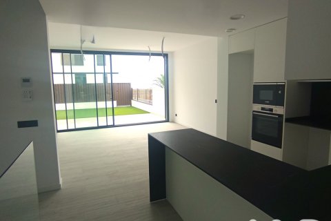 3 bedrooms townhouse for sale in Vandellòs i l'Hospitalet de l'Infant, Tarragona, Catalonia, Spain № 4891 - photo 4