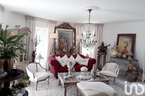 Купить дом в Камарлес, Испания с 6 спален, 350м², № 4888 - фото 3