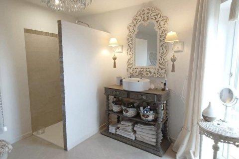 Купить дом в Камарлес, Испания с 6 спален, 350м², № 4888 - фото 16