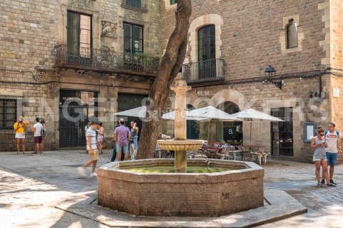 Купить коммерческую недвижимость в Старый город, Барселона, Испания 155м², № 2631 - фото 5