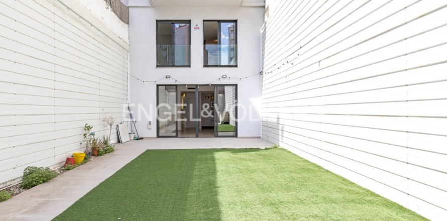 Кафе / ресторан с 2 спальнями в Сантс-Монтжуике, Барселона, Каталония, Испания № 2628