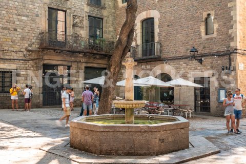 Купить коммерческую недвижимость в Старый город, Барселона, Испания 155м², № 2630 - фото 5