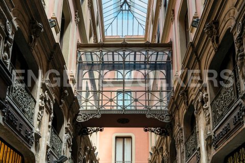 Купить коммерческую недвижимость в Старый город, Барселона, Испания 155м², № 2630 - фото 20