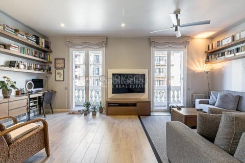 Квартира с 3 спальнями в Эшампле, Барселона, Каталония, Испания № 2514