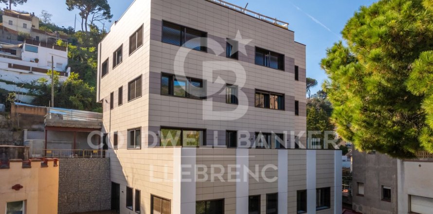 3 bedrooms apartment for sale in Barcelona, Catalonia, Spain № 5818