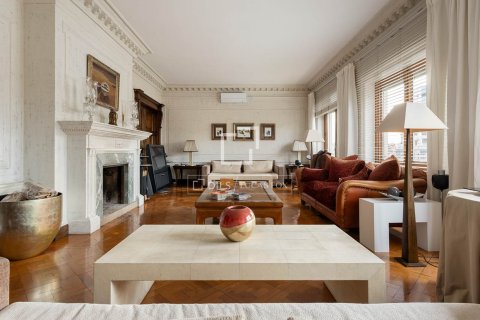 6 chambres apartment à vendre à Barcelona, Catalonia, Spain № 4449